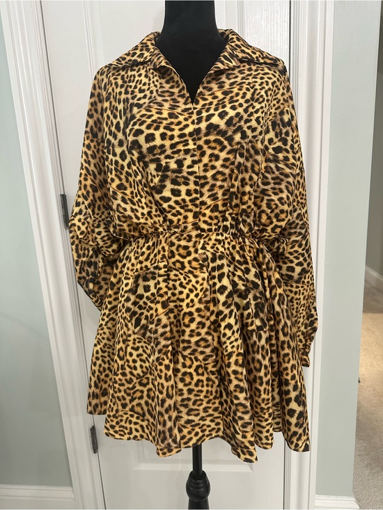 Norma Kamali Dresses & Skirts - Norma Kamali Leopard-Print Shirt Dress in Black and Gold